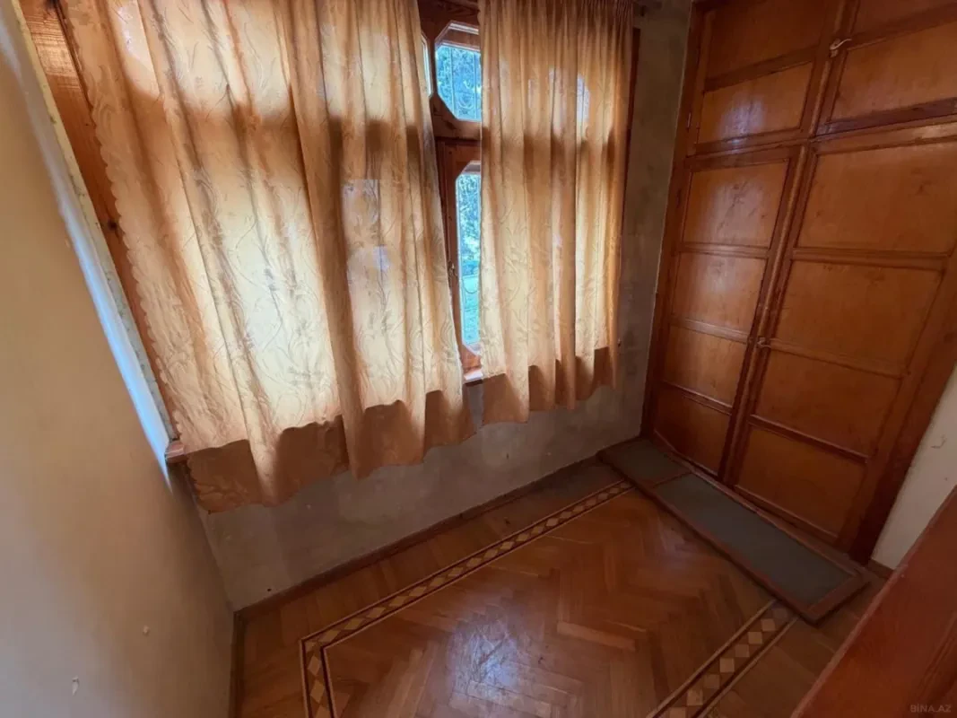Satılır 4 otaqlı mənzil 80 m²