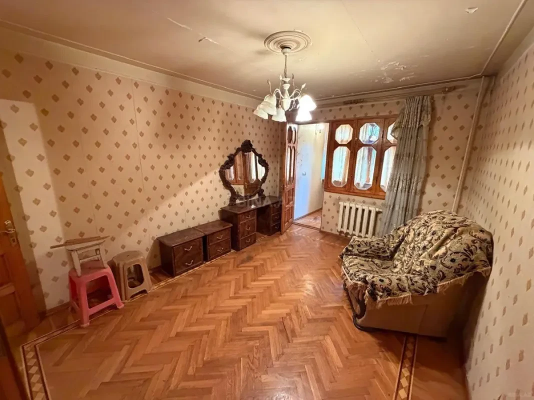 Satılır 4 otaqlı mənzil 80 m²