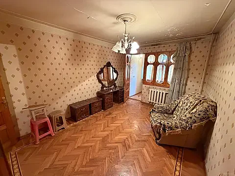Satılır 4 otaqlı mənzil 80 m²