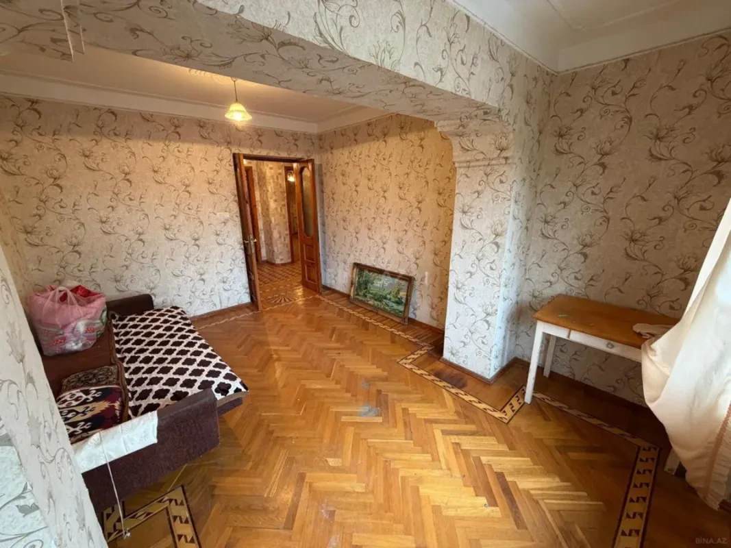 Satılır 4 otaqlı mənzil 80 m²