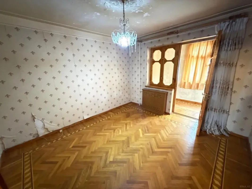 Satılır 4 otaqlı mənzil 80 m²
