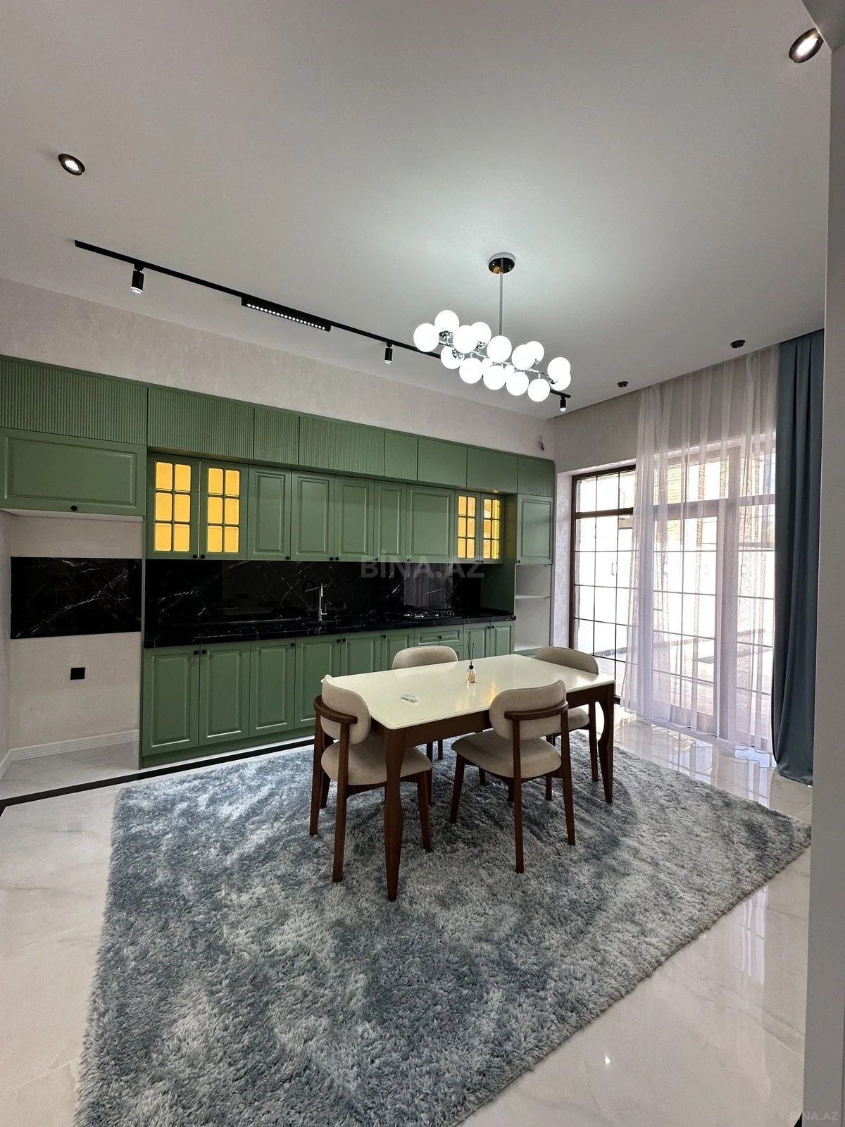 Satılır 4 otaqlı həyət evi 180 m²