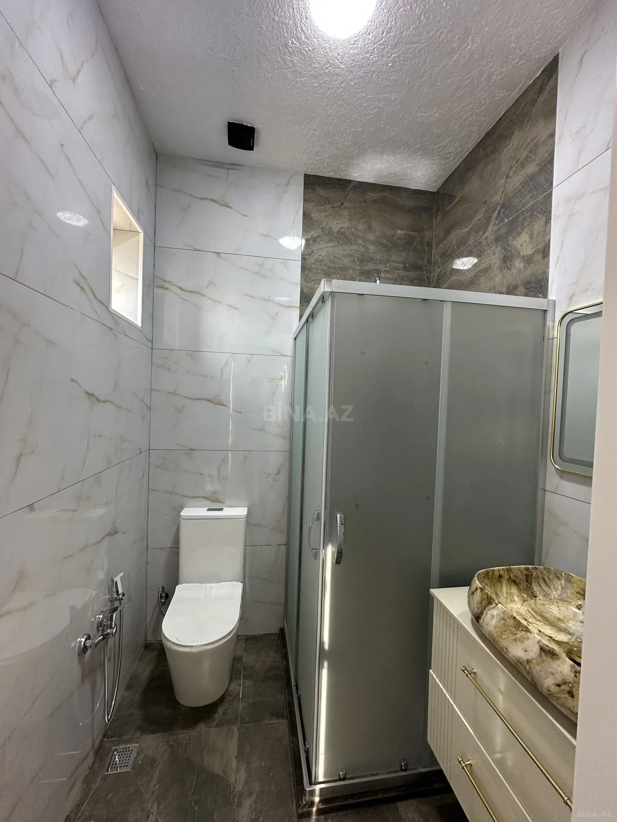 Satılır 4 otaqlı həyət evi 180 m²