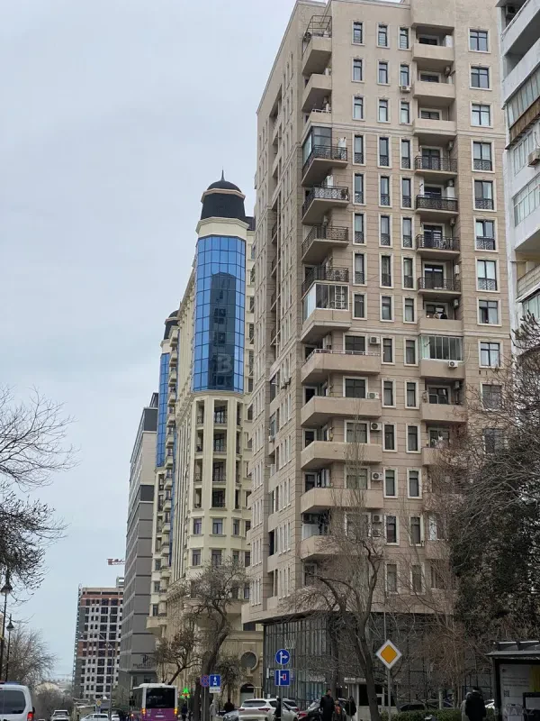 Satılır 3 otaqlı mənzil 98 m²