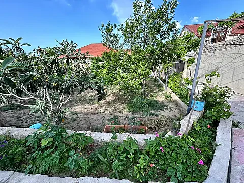 Satılır 6 otaqlı həyət evi 170 m²