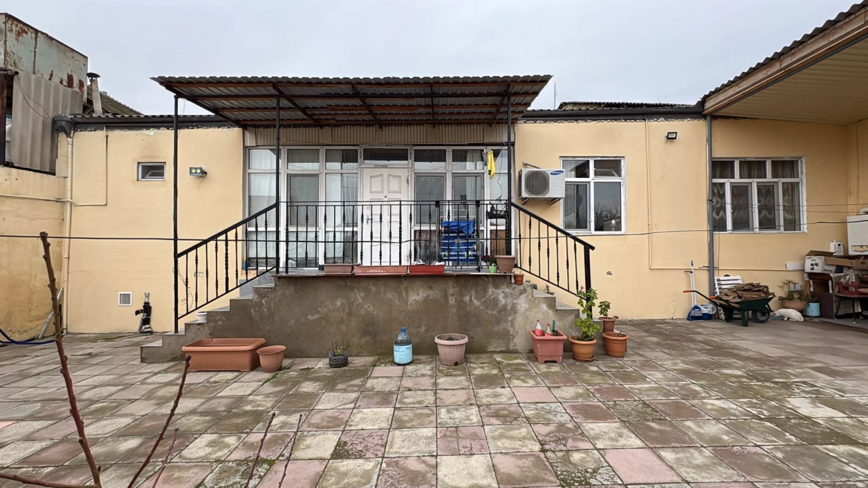 Satılır 6 otaqlı həyət evi 170 m²