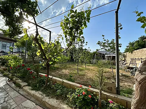 Satılır 6 otaqlı həyət evi 170 m²