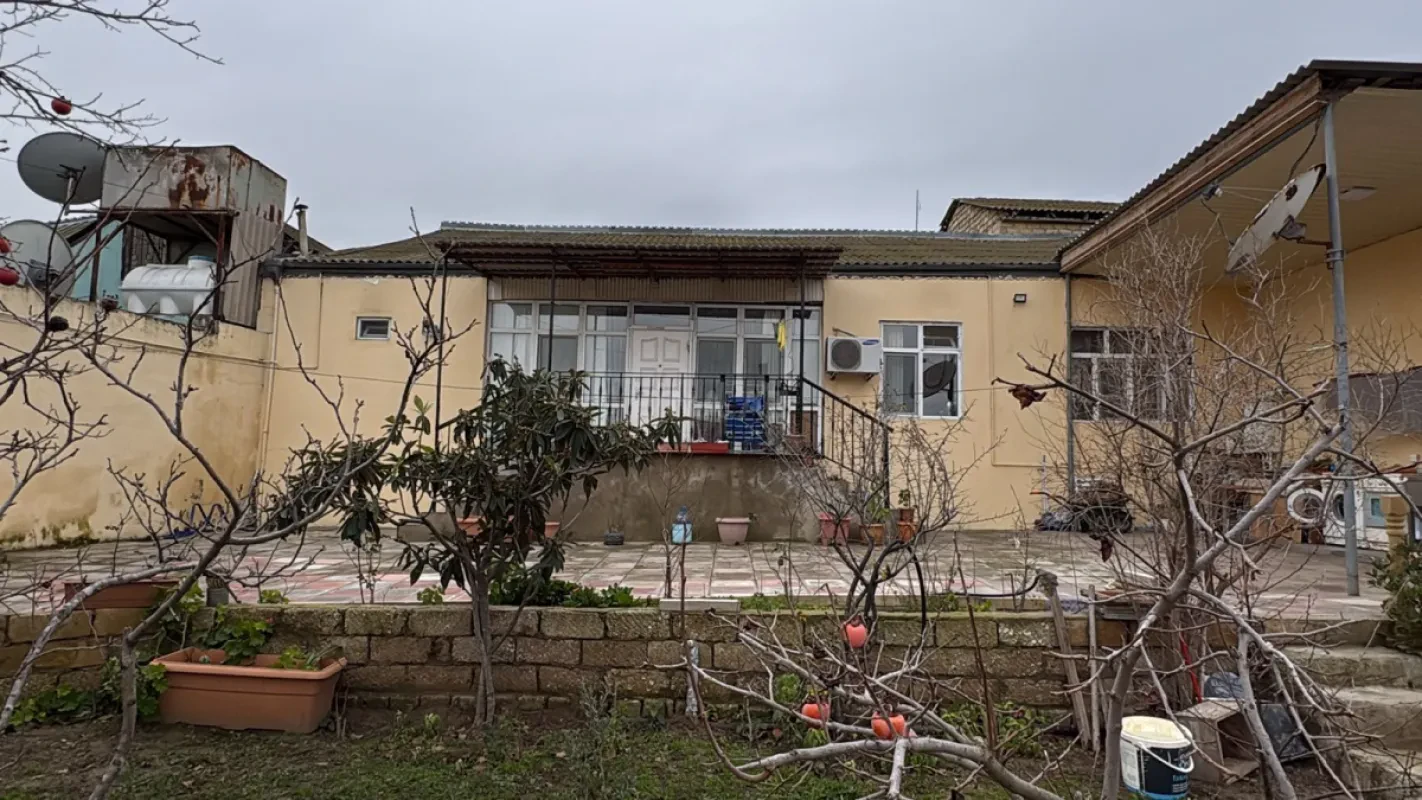 Satılır 6 otaqlı həyət evi 170 m²
