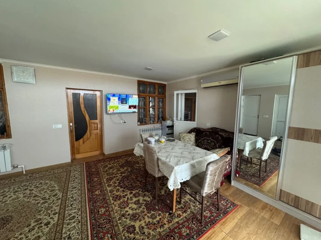 Satılır 6 otaqlı həyət evi 170 m²