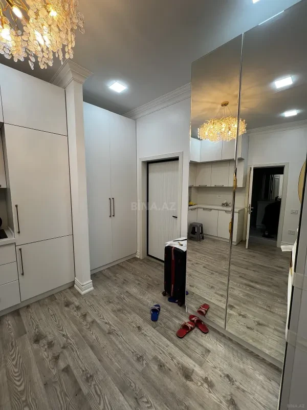 Satılır 2 otaqlı mənzil 76 m²