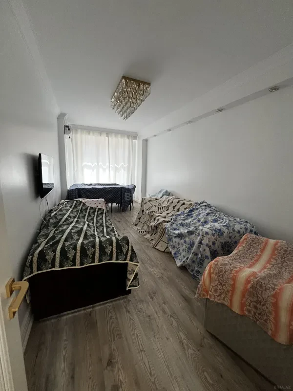 Satılır 2 otaqlı mənzil 76 m²