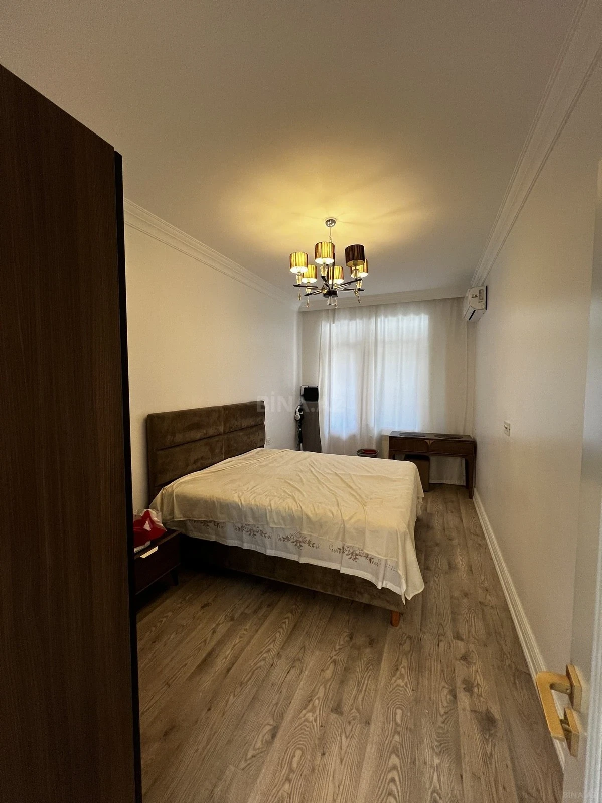 Satılır 2 otaqlı mənzil 76 m²