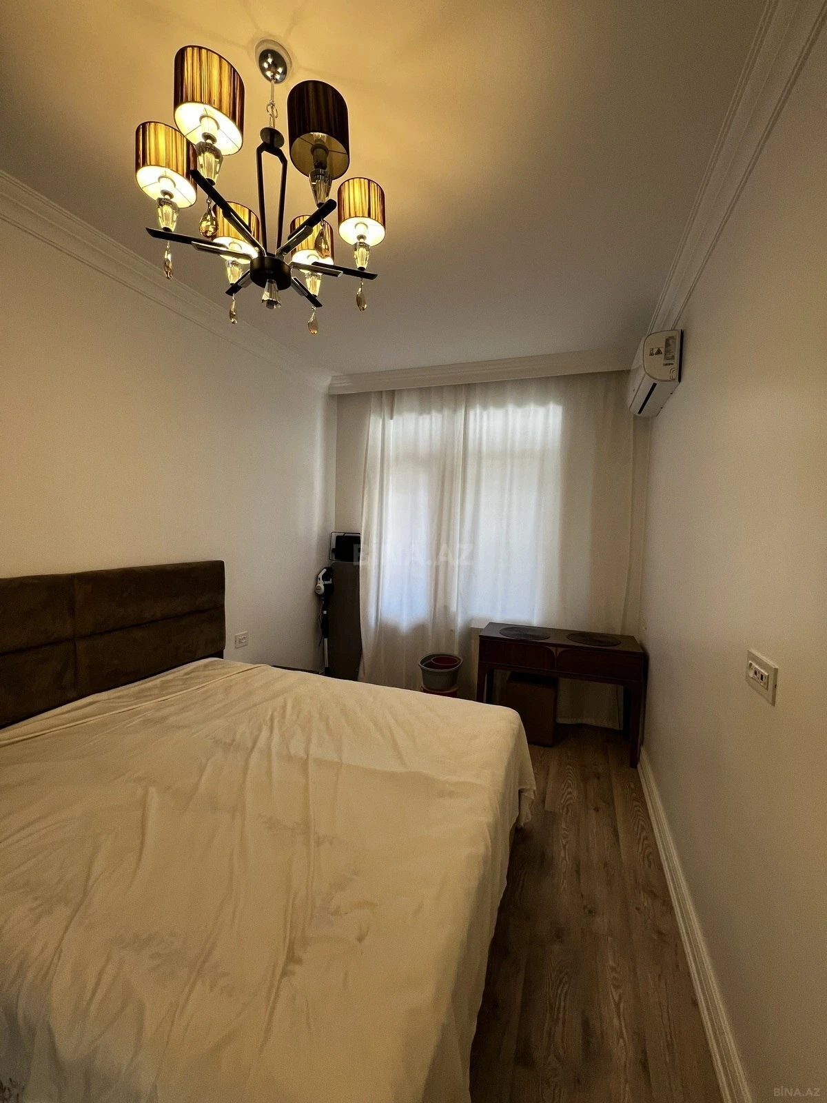Satılır 2 otaqlı mənzil 76 m²