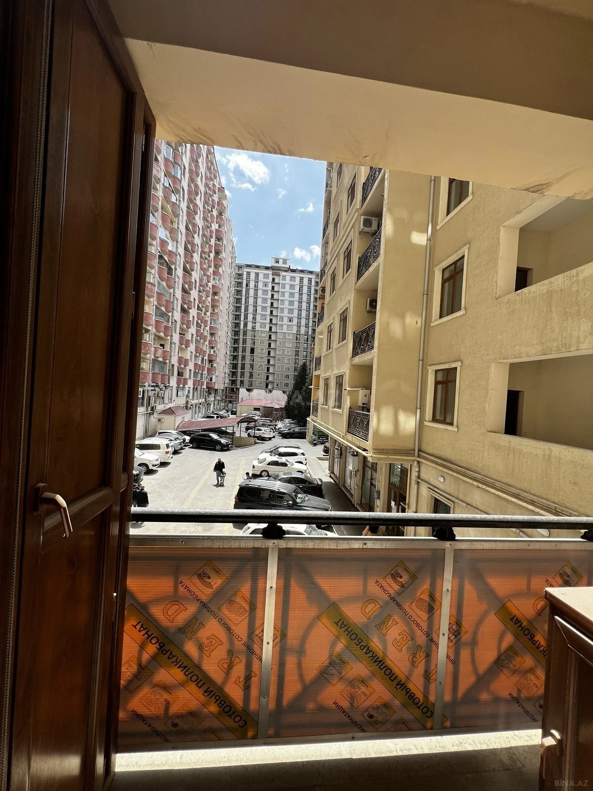 Satılır 2 otaqlı mənzil 76 m²
