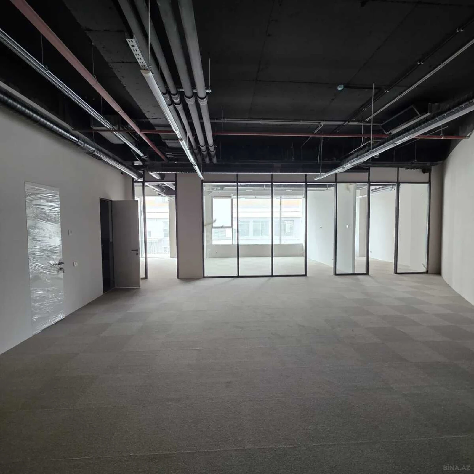 Satılır 4 otaqlı ofis 197 m²