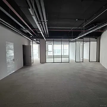 Satılır 4 otaqlı ofis 197 m²