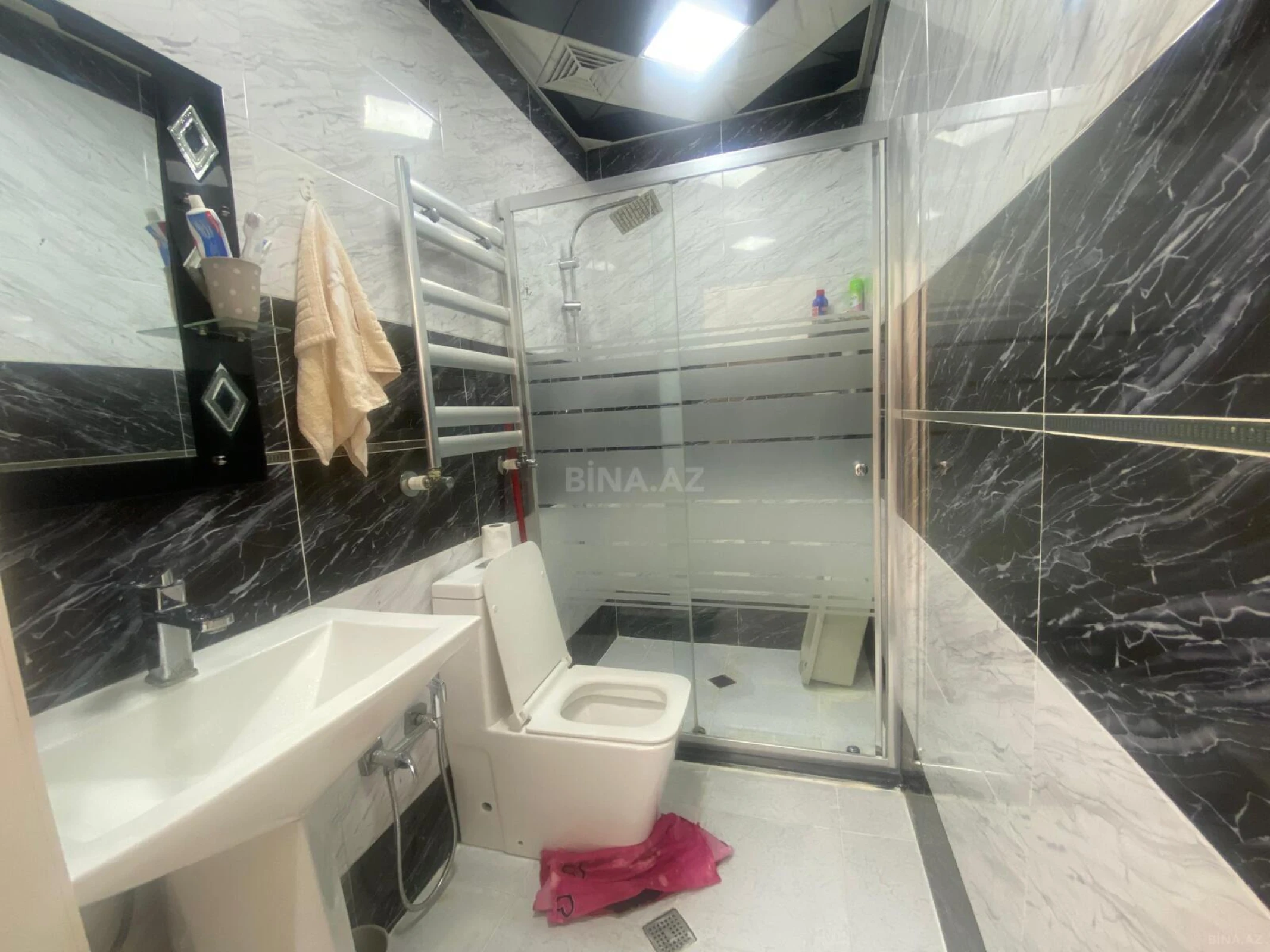Satılır 2 otaqlı mənzil 64 m²
