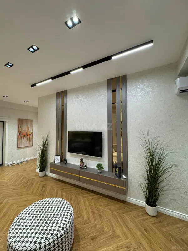 Satılır 3 otaqlı mənzil 112 m²