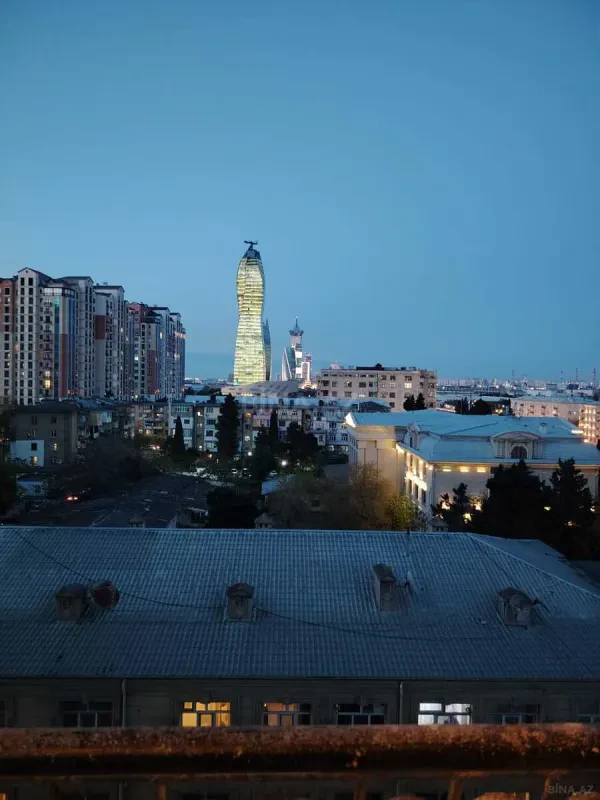 Satılır 3 otaqlı mənzil 125 m²