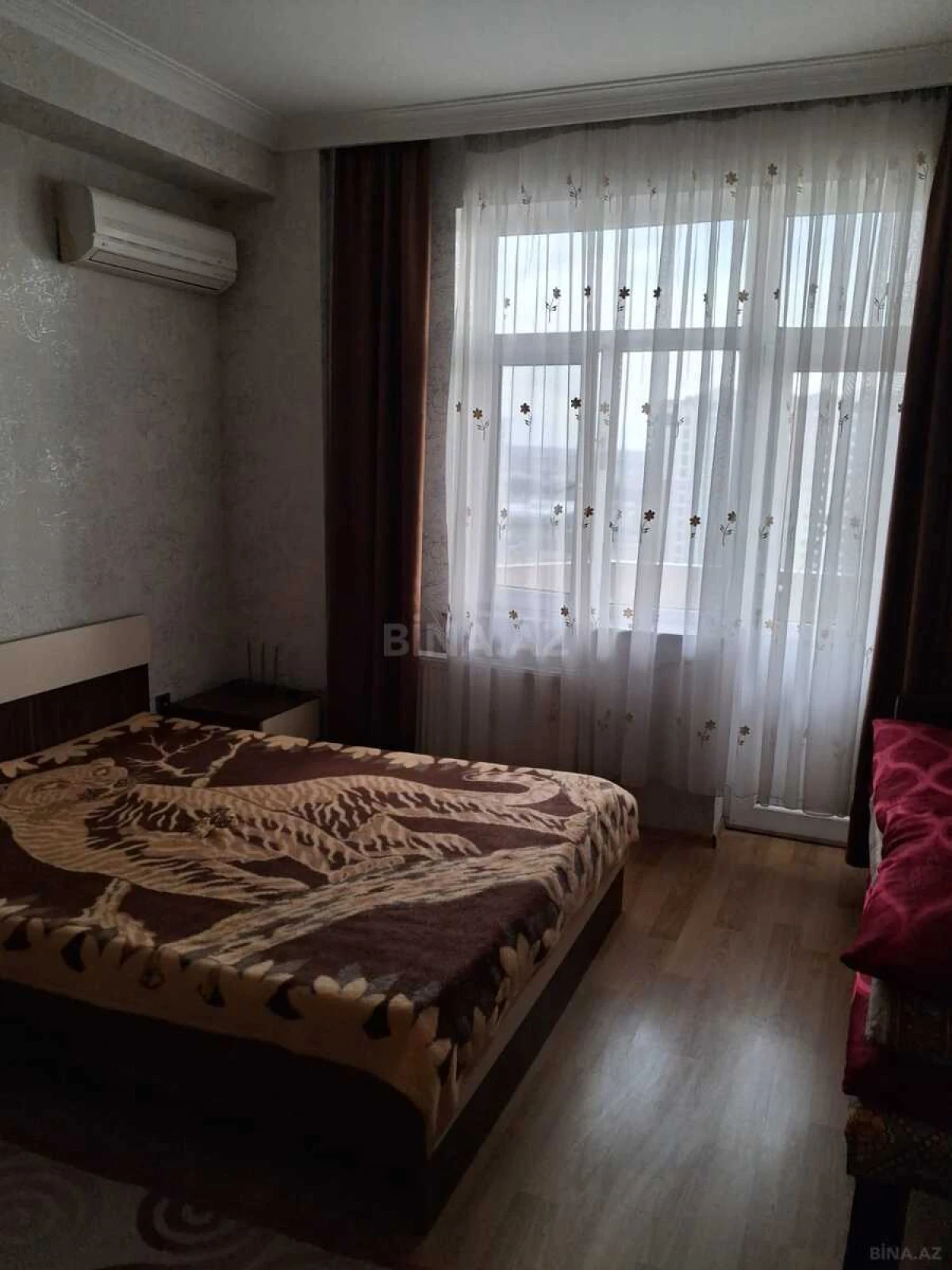 Kirayə verilir 2 otaqlı mənzil 90 m²