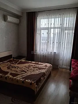 Kirayə verilir 2 otaqlı mənzil 90 m²