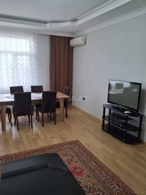 Kirayə verilir 2 otaqlı mənzil 90 m²