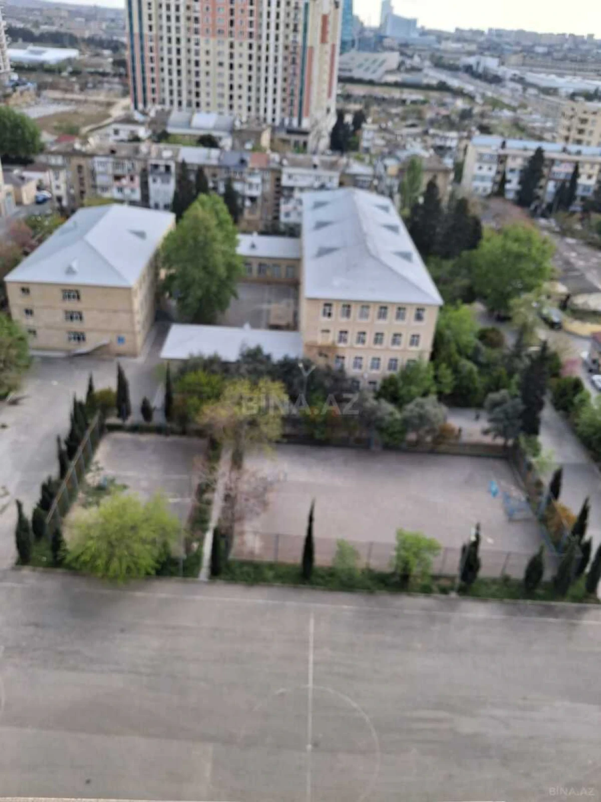 Kirayə verilir 2 otaqlı mənzil 90 m²