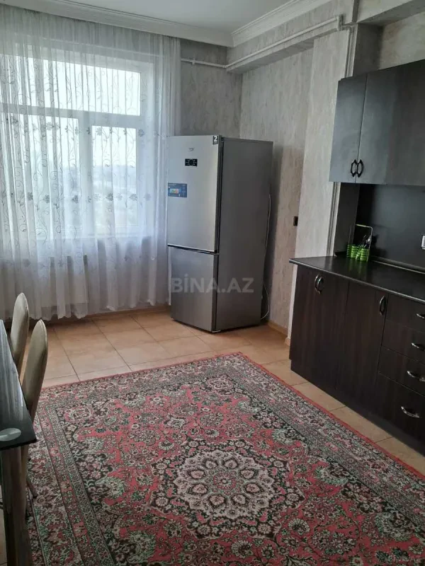 Kirayə verilir 2 otaqlı mənzil 90 m²
