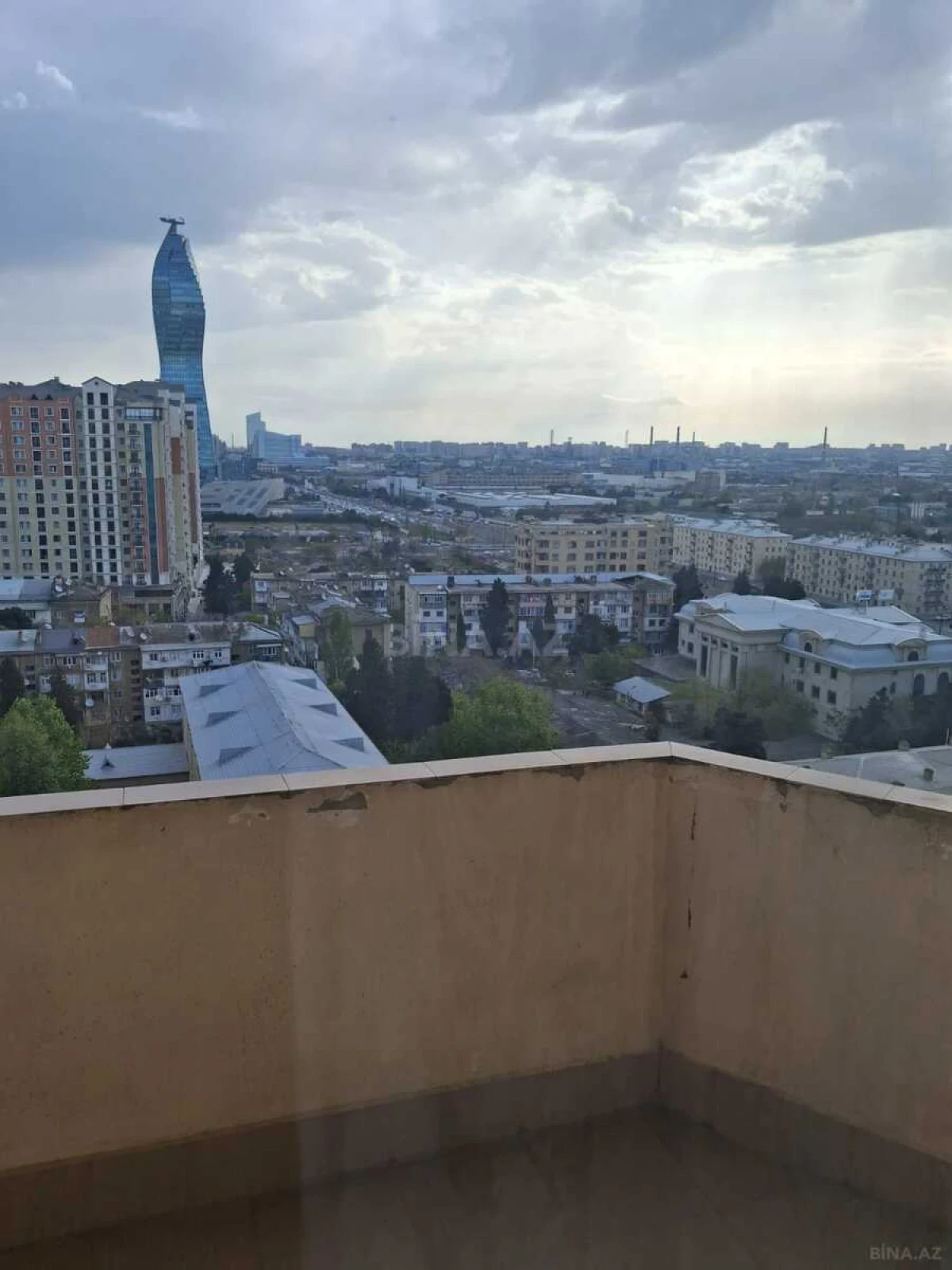 Kirayə verilir 2 otaqlı mənzil 90 m²