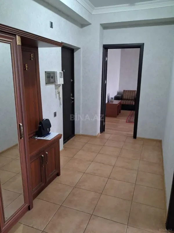 Kirayə verilir 2 otaqlı mənzil 90 m²