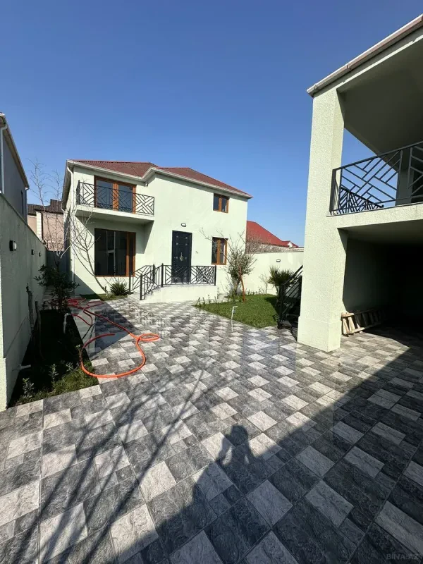 Satılır 6 otaqlı həyət evi 180 m²