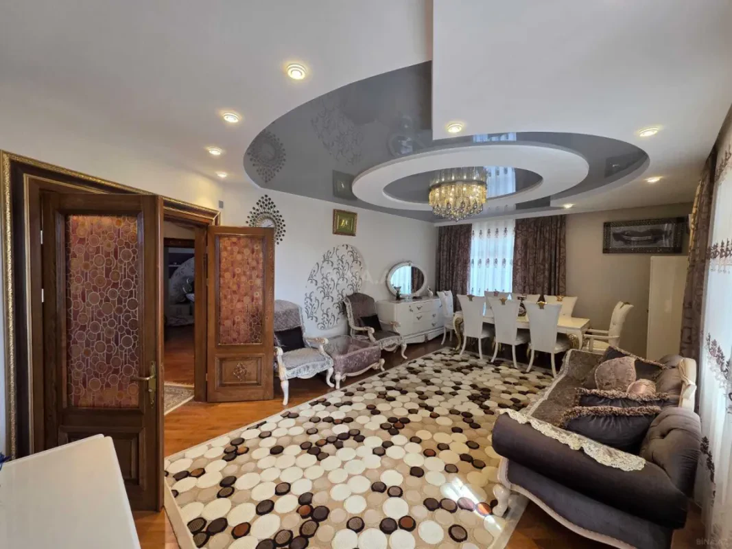 Kirayə verilir 3 otaqlı mənzil 124 m²