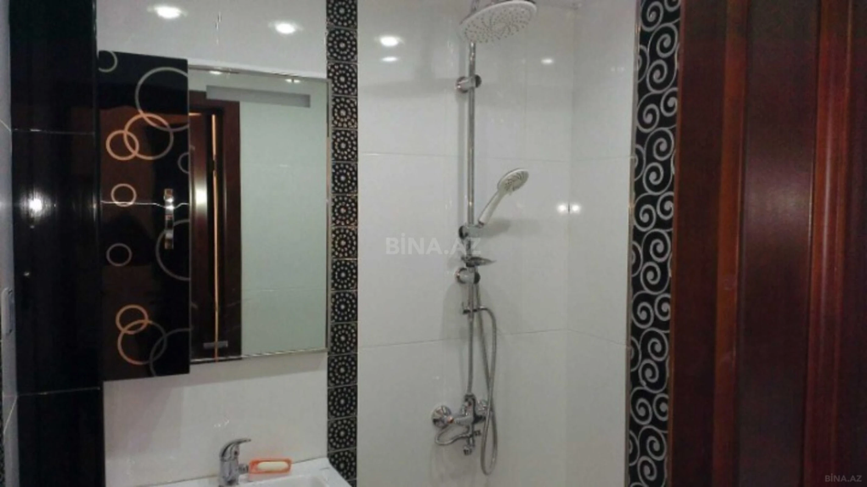 Satılır 3 otaqlı mənzil 77 m²