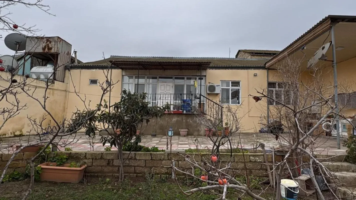 Satılır 6 otaqlı həyət evi 170 m²