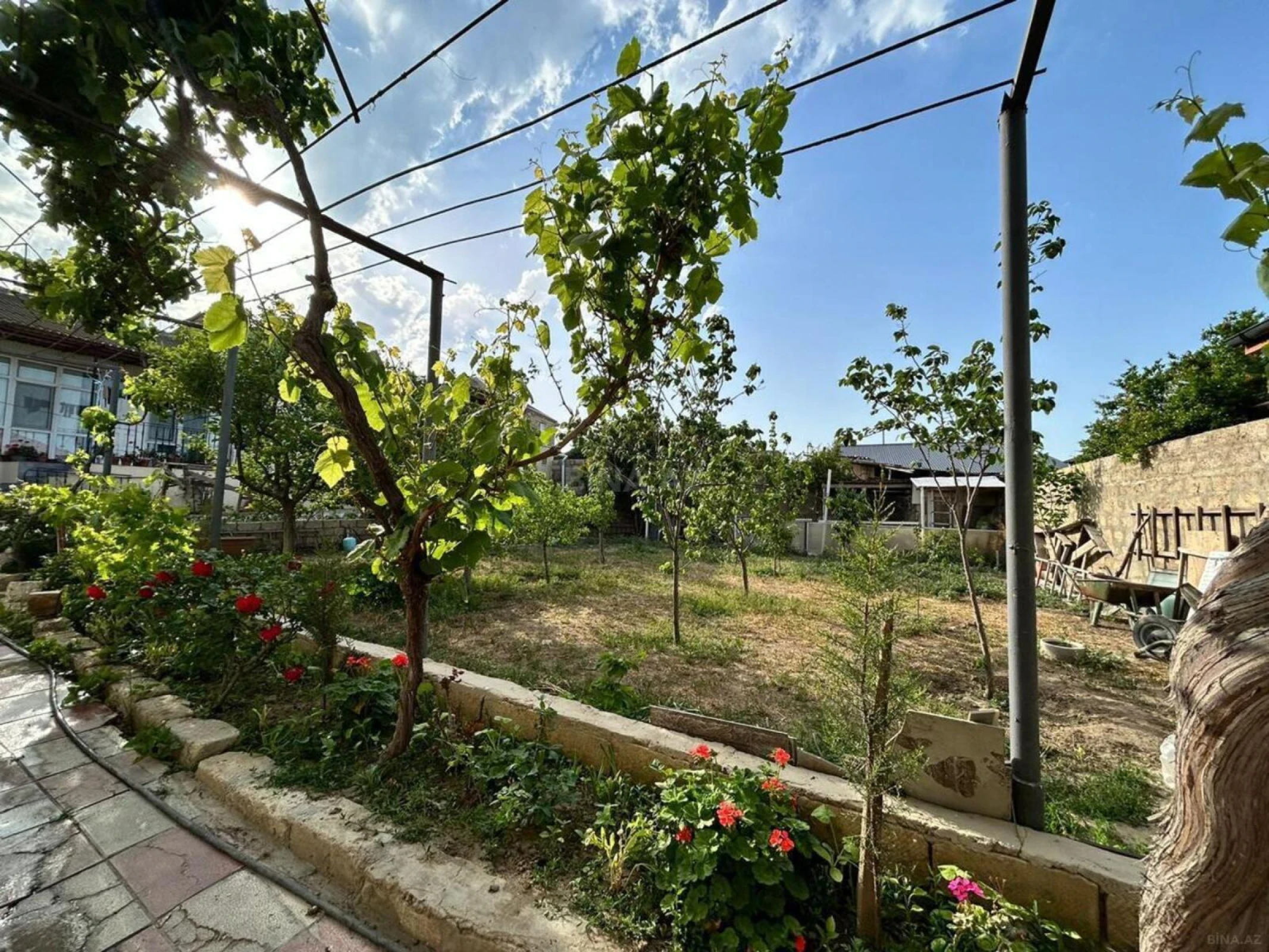 Satılır 6 otaqlı həyət evi 170 m²