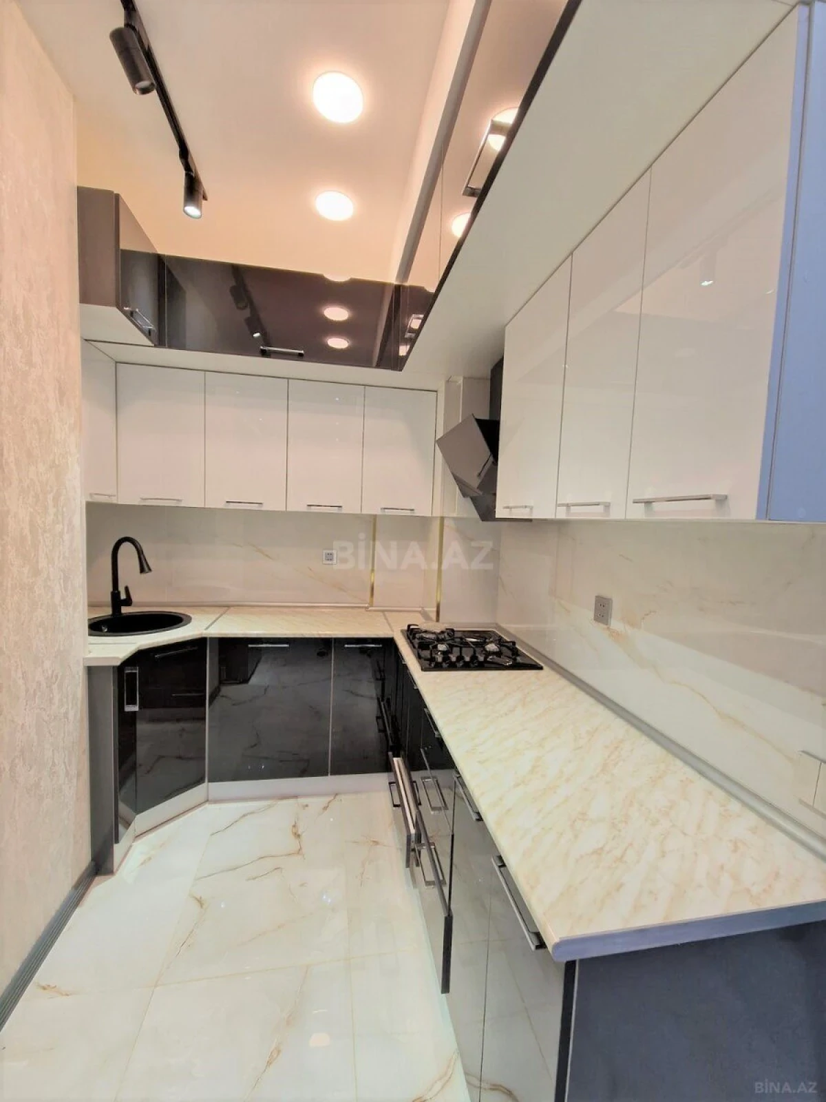 Kirayə verilir 3 otaqlı mənzil 100 m²