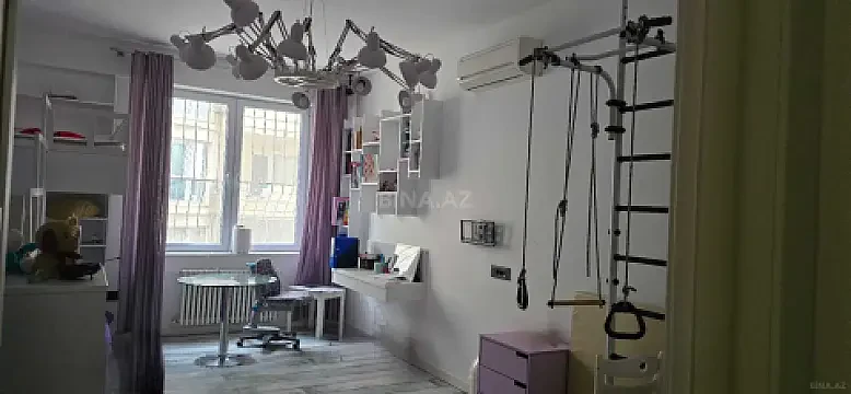 Kirayə verilir 3 otaqlı mənzil 148 m²