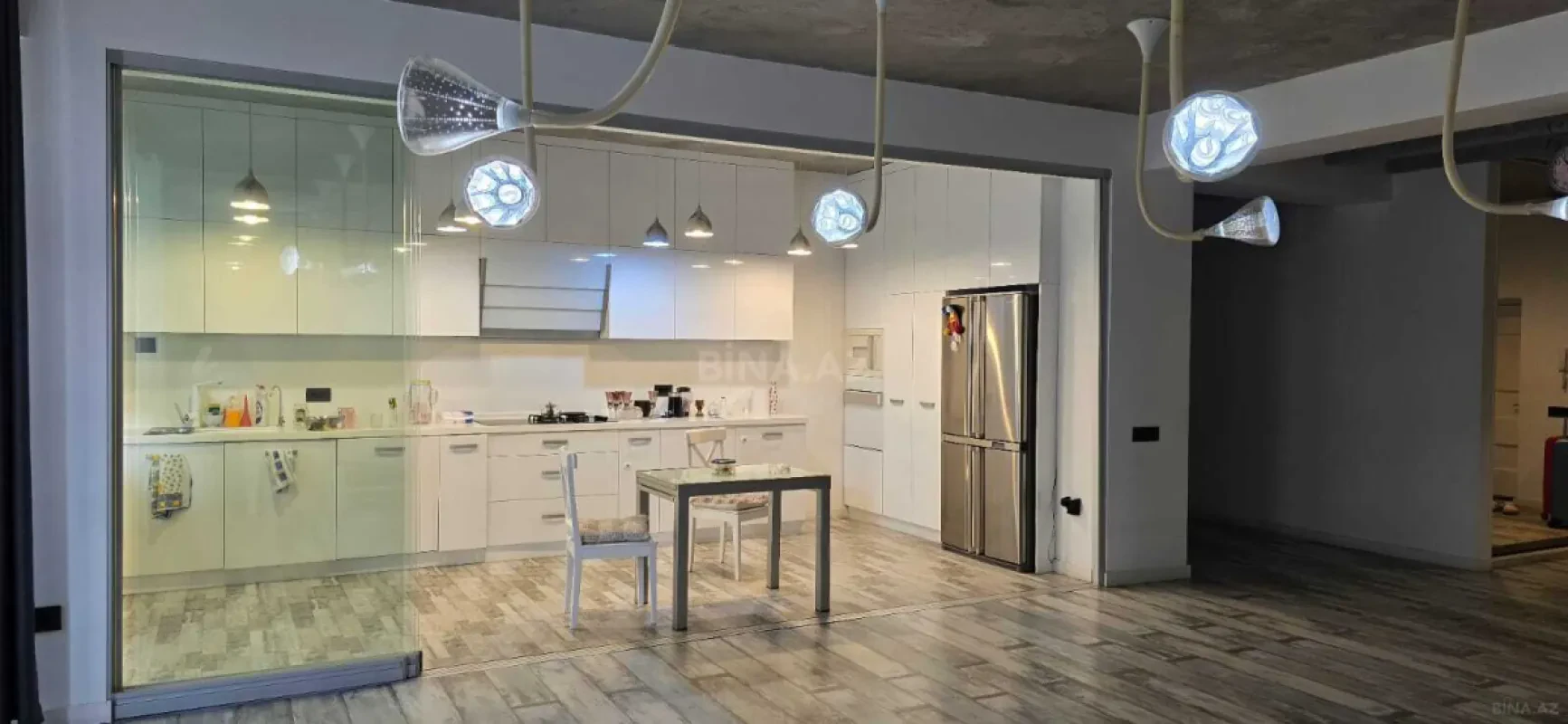 Kirayə verilir 3 otaqlı mənzil 148 m²