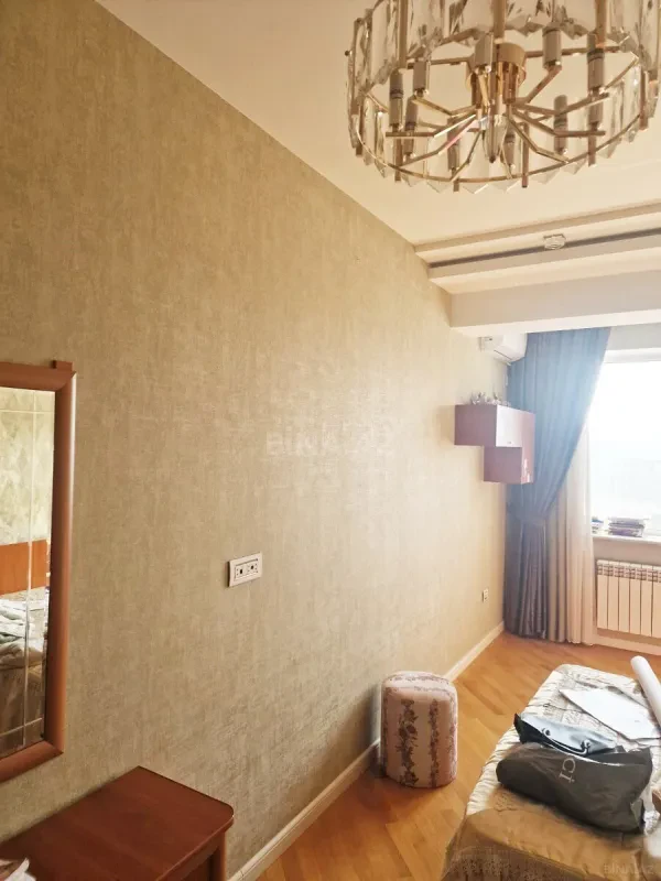Kirayə verilir 3 otaqlı mənzil 130 m²