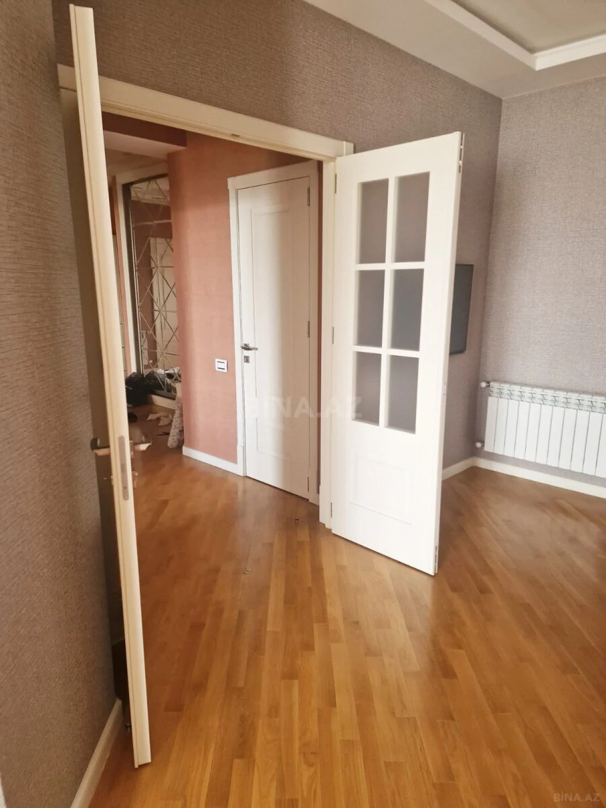 Kirayə verilir 3 otaqlı mənzil 130 m²