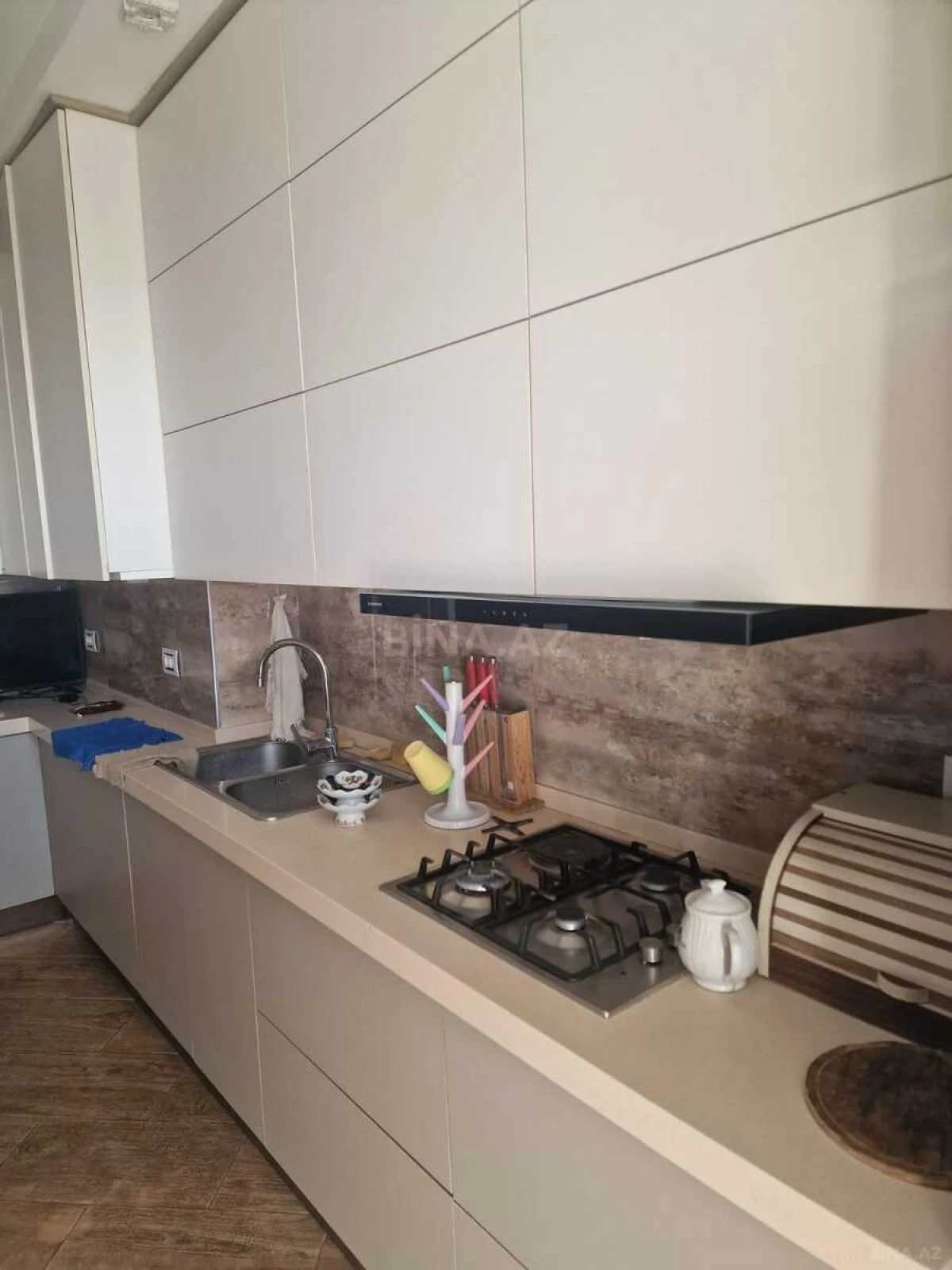 Kirayə verilir 3 otaqlı mənzil 130 m²