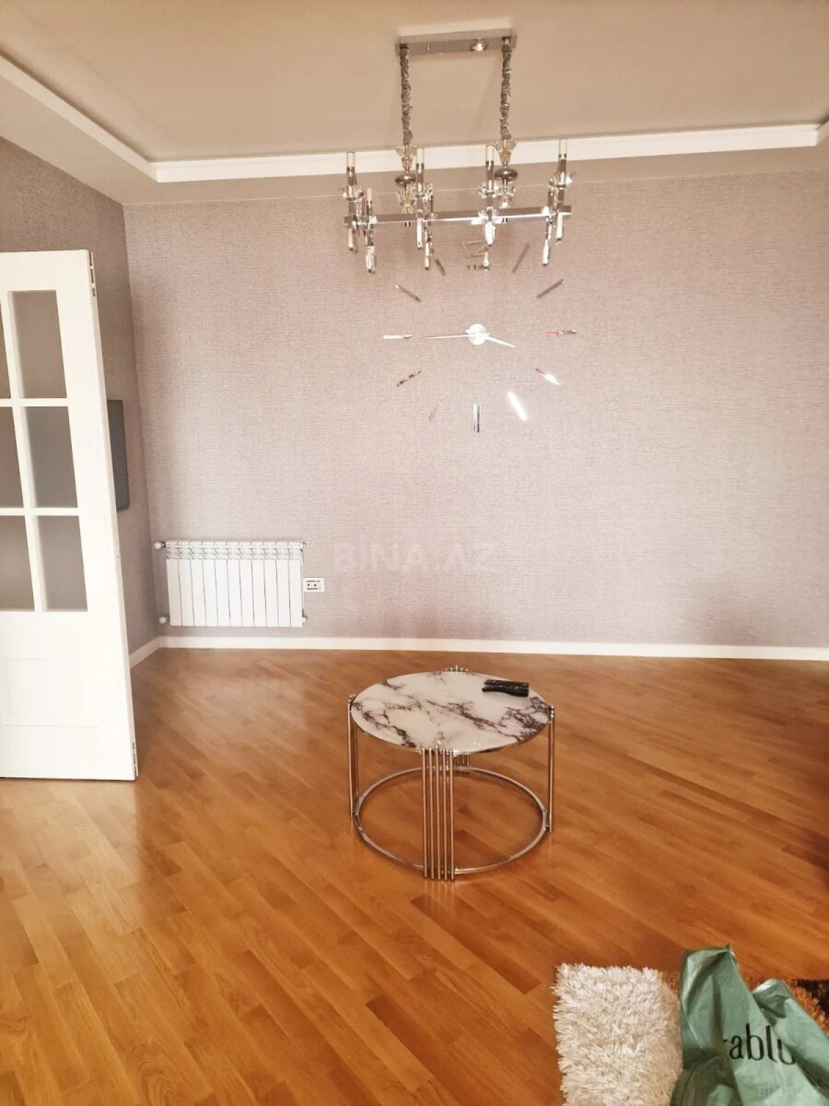 Kirayə verilir 3 otaqlı mənzil 130 m²