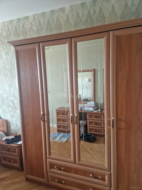 Kirayə verilir 3 otaqlı mənzil 130 m²
