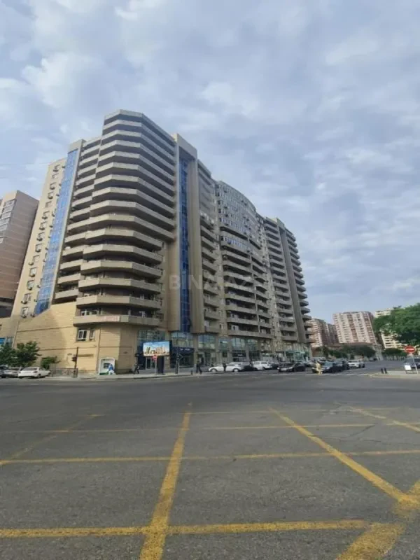 Kirayə verilir 3 otaqlı mənzil 135 m²