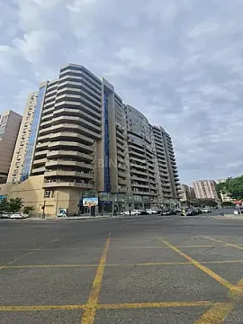 Kirayə verilir 3 otaqlı mənzil 135 m² — Bakı 3 otaq 135.00 m²