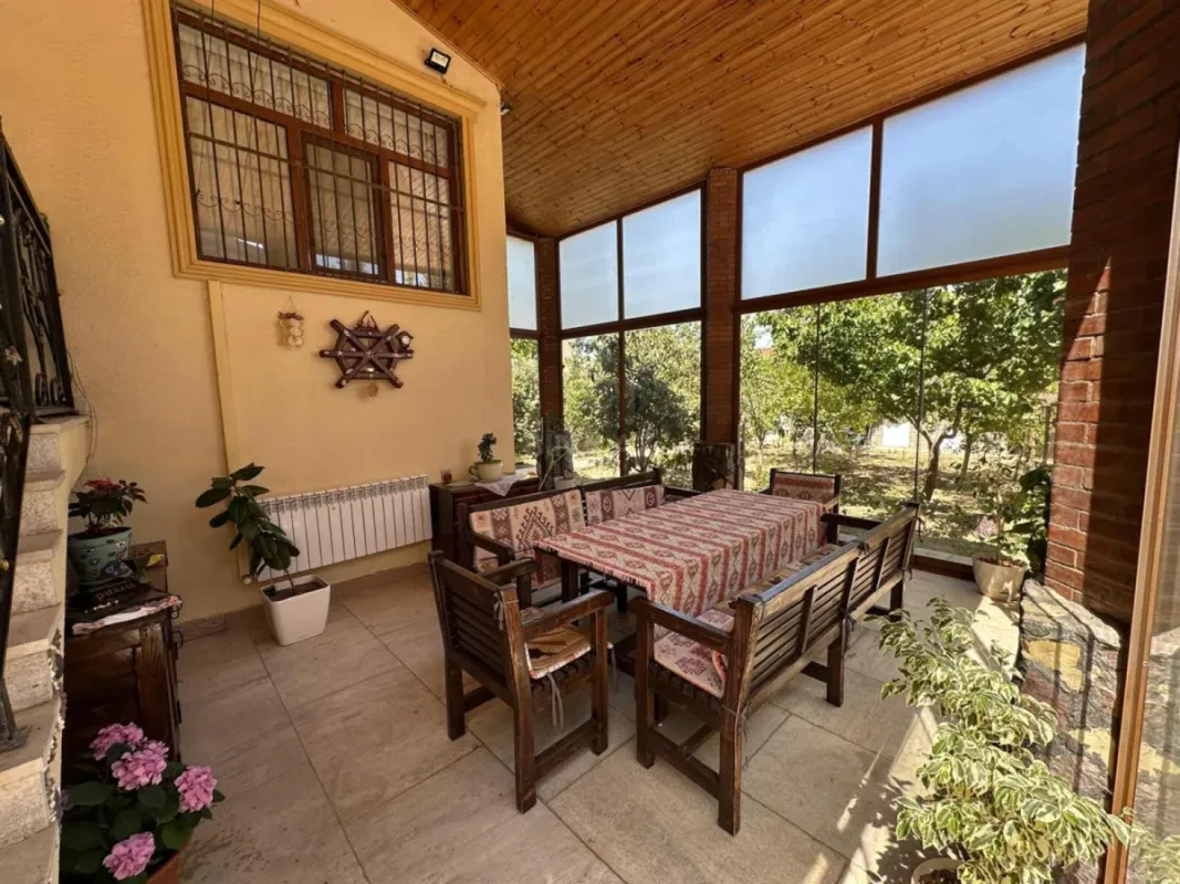 Satılır 5 otaqlı həyət evi 270 m²