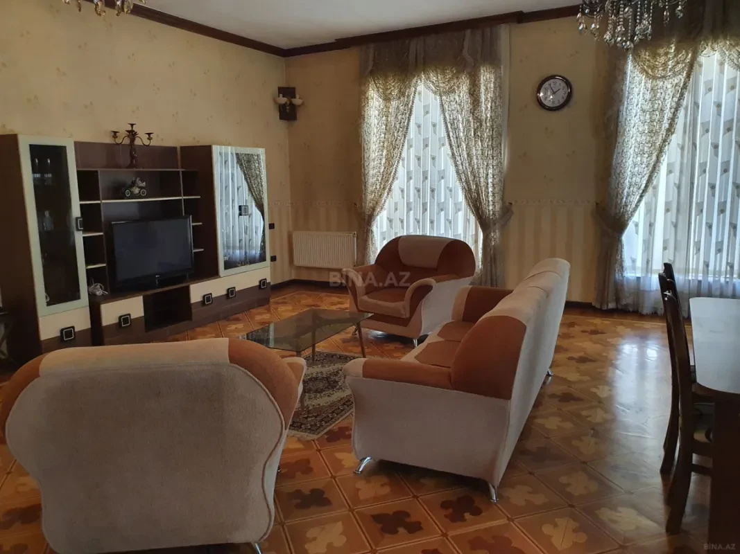 Kirayə verilir 4 otaqlı mənzil 200 m²