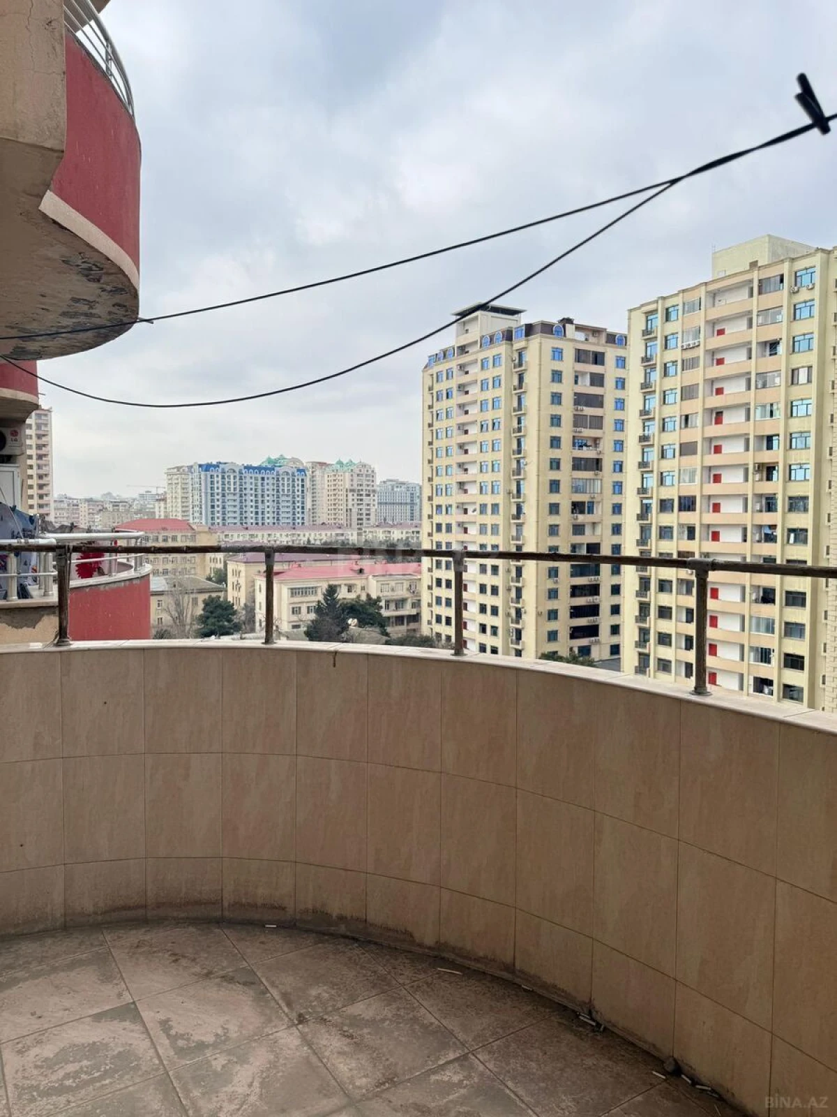 Satılır 2 otaqlı mənzil 75 m²