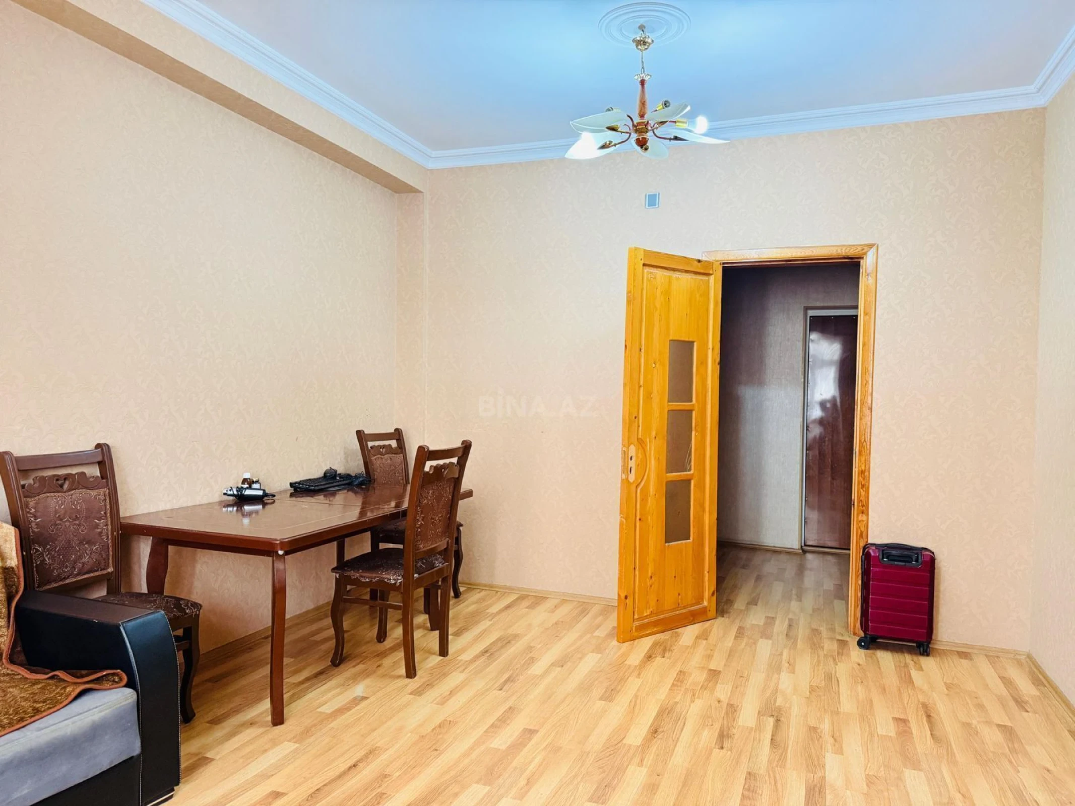 Satılır 2 otaqlı mənzil 75 m²