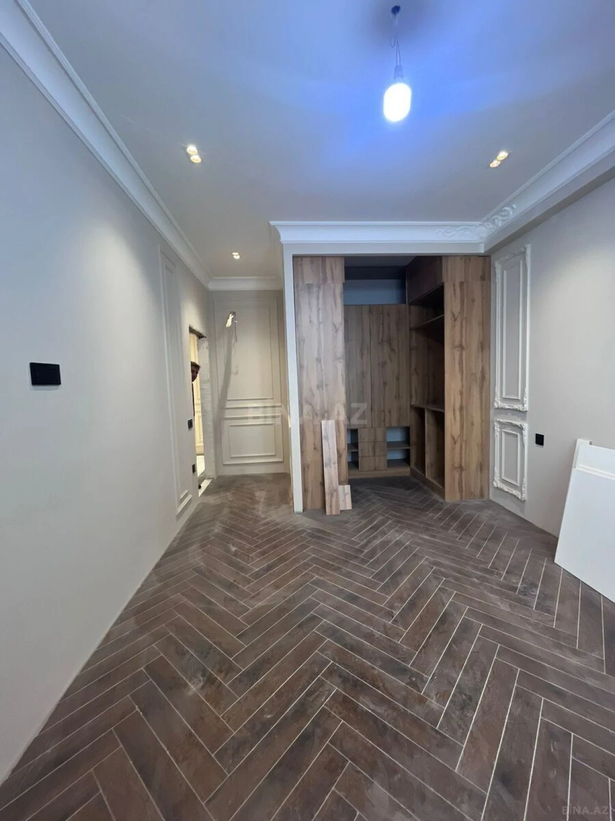 Satılır 3 otaqlı mənzil 110 m²